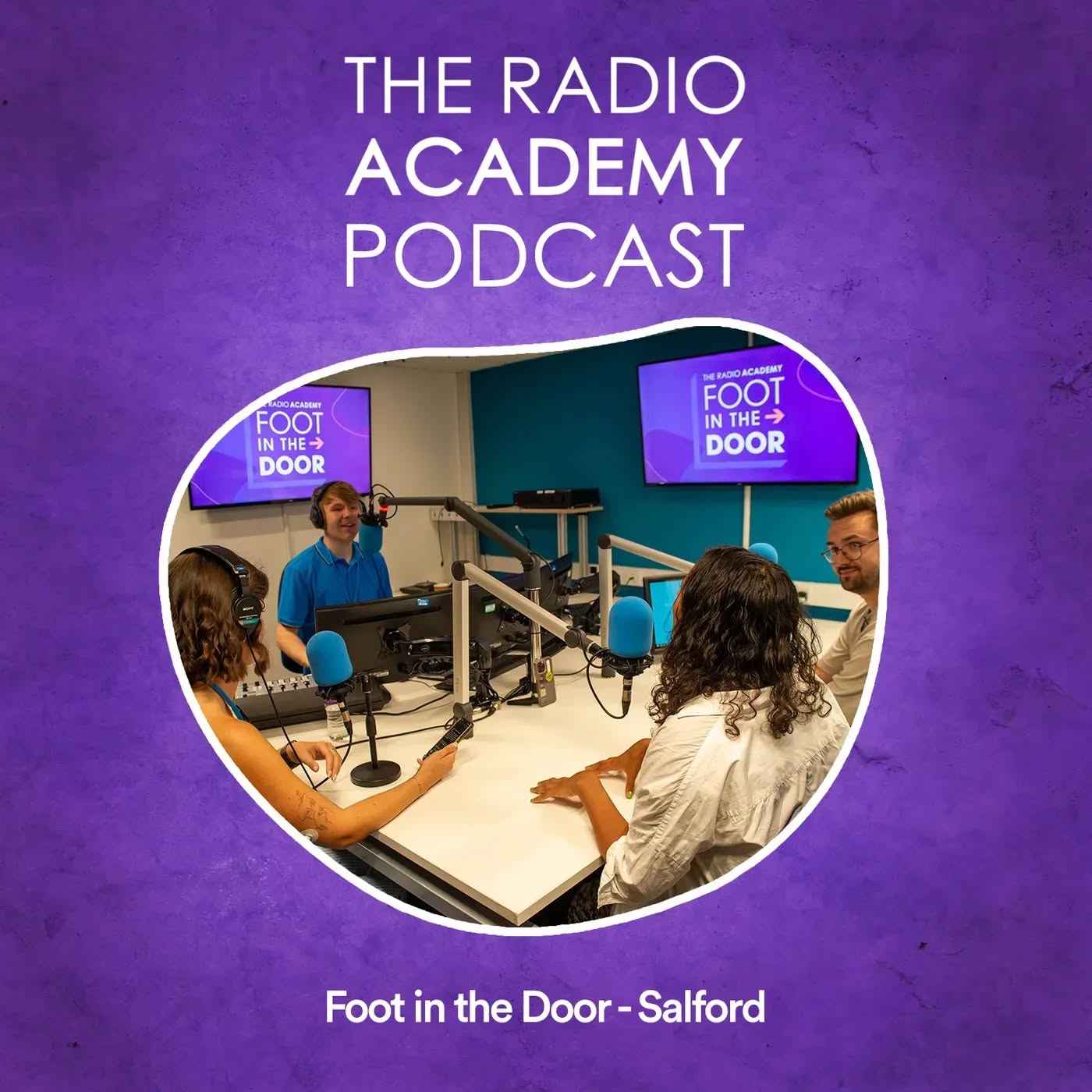 🚨 PODCAST ALERT 🚨
Join Shock Radio's very own @luke_a_j03 and @beckybrxwn as they interview some of the most influential people in the audio world - including Radio 2 boss Helen Thomas and Absolute Radio's @danxnoble.
The podcast was recorded at the Radio Academy's Foot in the Door event hosted by Shock Radio last week.
Listen at the link in our bio