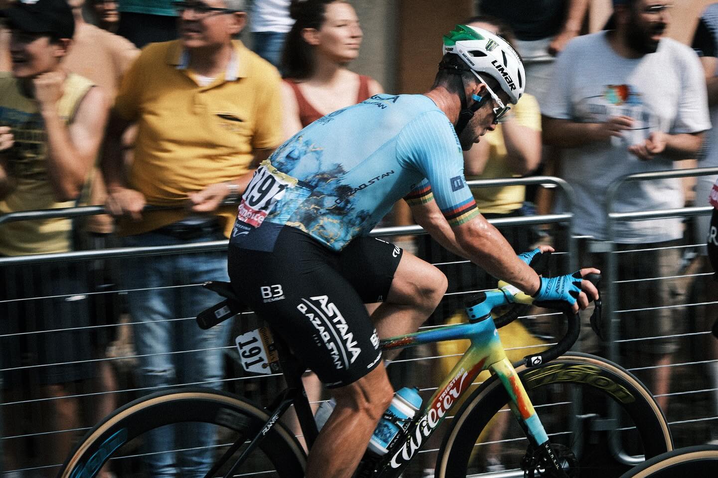 @markcavendish and @michaelmorkov pushing up the hills for @astanaqazaqstanteam