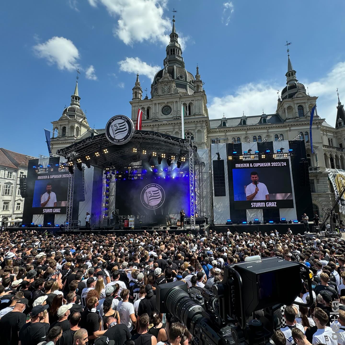 Throwback:
@sksturm Graz Meisterfeier⚽️
#gekafilm #sksturm #meisterfeier
#gripfactorymunich #blackmagic