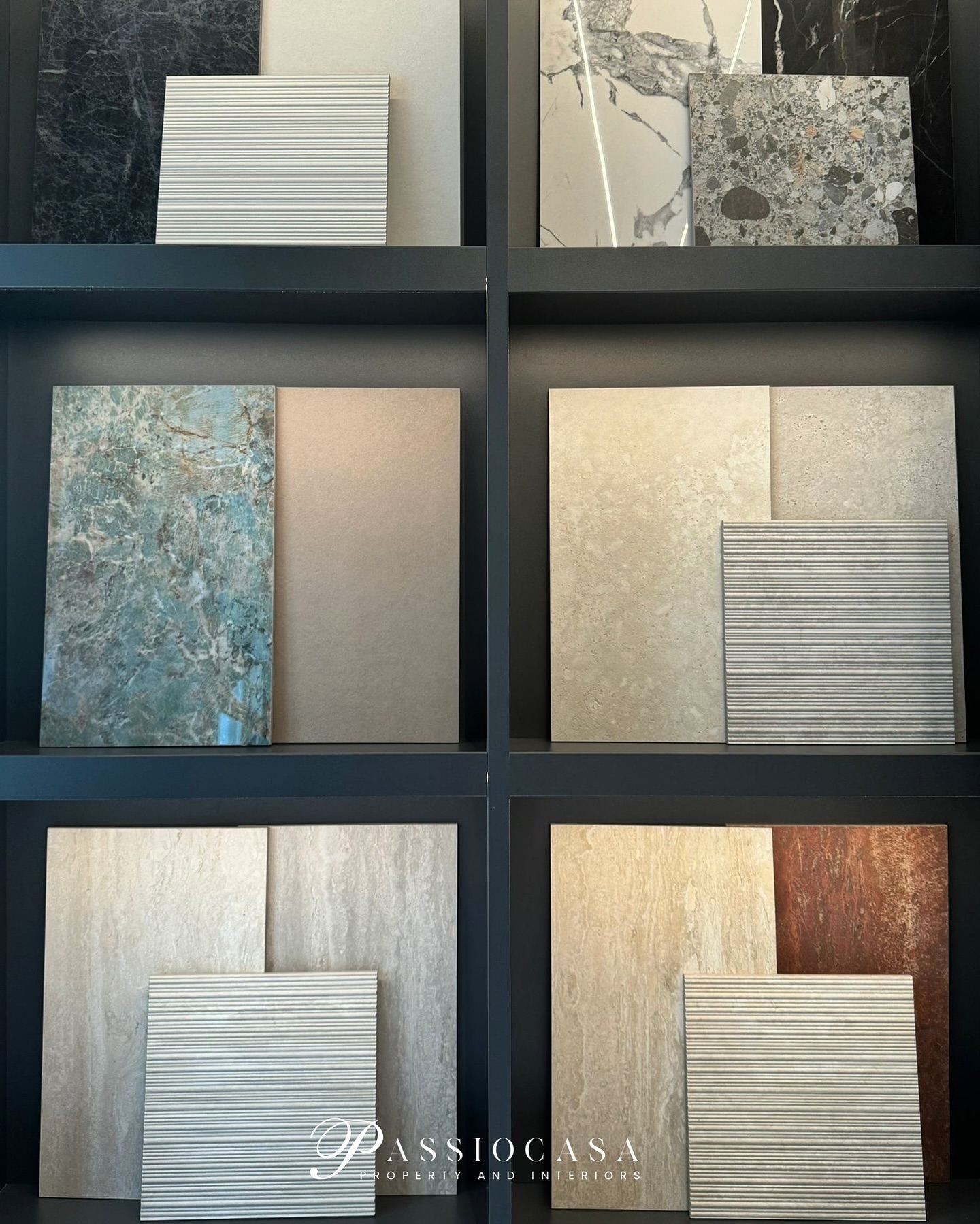 Die @italgraniti steht für Design mit nachhaltigen Oberflächen
Das Feinsteinzeug der Italgraniti Group zeichnet sich sowohl durch den Charme seiner Oberflächen als auch durch seine Nachhaltigkeit aus. Die perfekte Synergie von Design und Nachhaltigkeit ist das Ergebnis eines Produktionsprozesses, den die Gruppe ständig perfektioniert: eine Technologie, die bei gleicher Ästhetik optimierte Dicken für die verschiedenen Anwendungen bietet.
📍Milano
#passiocasa #passiocasainteriors #interior #innendesign #innenarchitektur #floors
#interiordesign #living #inneneinrichtung #umbau #neubau #konzept #farbkonzept #materialkonzept #switzerland #mallorca #milano #passion #leidenschaft #homestyling #homes #welovewhatwedo