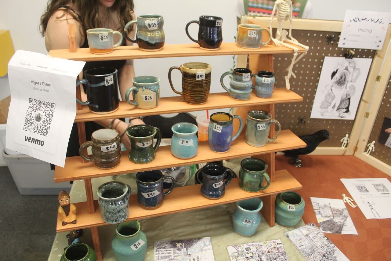 monster mash will be stuck in my head for the rest of October now
Huge thanks to @casabvcu for giving me the opportunity to table at their wonderful Halloween market, I couldnโt have asked for a better time. Everyone was so kind to me and I met so many other talented artists. Also huge thanks to @zorawg for working so hard and allowing me to be involved in this event, @gilliangg_art for being an amazing table mate, and @aaronmacdonald26 for taking these awesome pics. Also thank you so much to all my friends and family who came out to support me and check out my art ๐ซถ