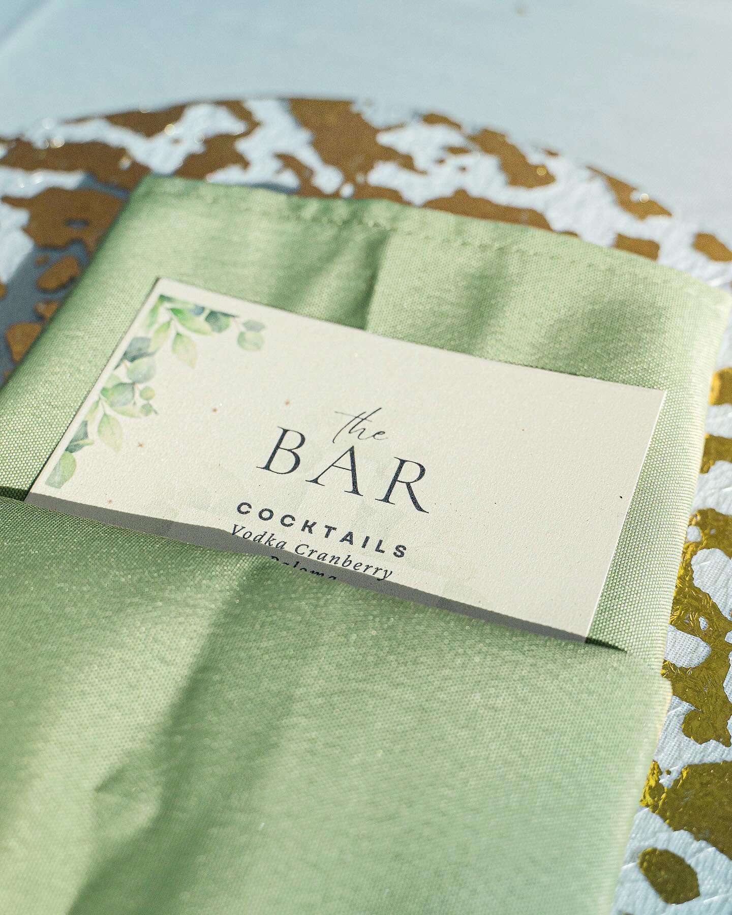 It’s the little details that make all the difference. A thoughtful touch here, a delicate accent there—each moment carefully curated for a celebration as unique as you are. 🌿
Our custom bar menus, printed on your choice of luxurious finishes, are always one of the most complimented touches.
A subtle elegance that leaves a lasting impression. #CestLaVieEvents #EffortlessElegance