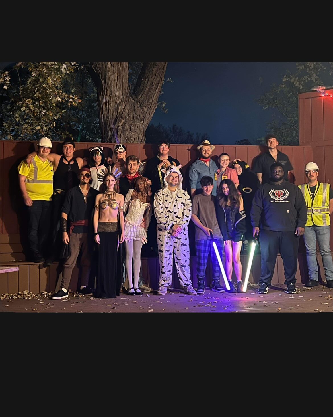 Hoping everyone had a good Halloween👻 I know we did! Enjoy a slight recap🎃