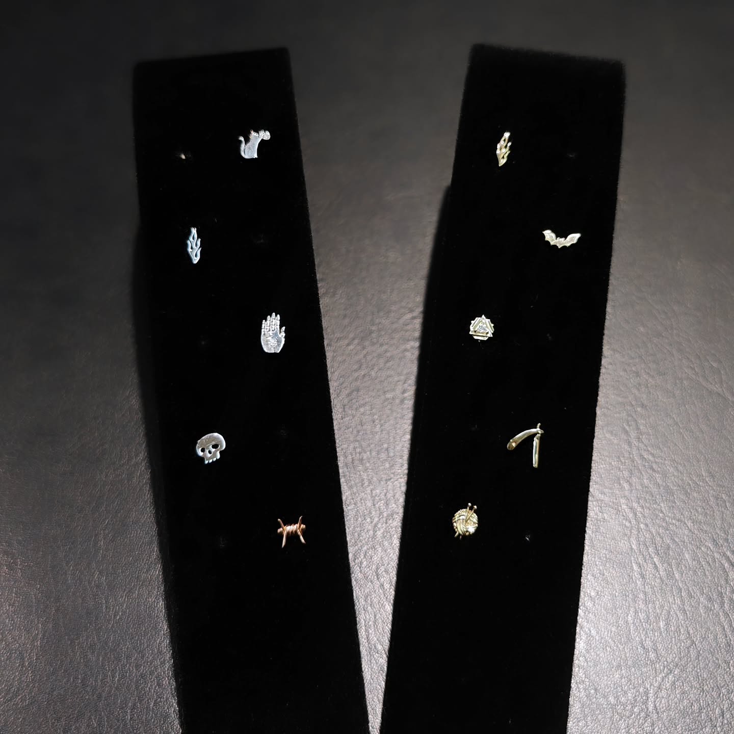 Are you ready for Halloween?! Specially selected spooky range jewellery in the spirit of the season 🍁🦇🎃 Come get yours...if you dare 💀
@junipurrjewelry