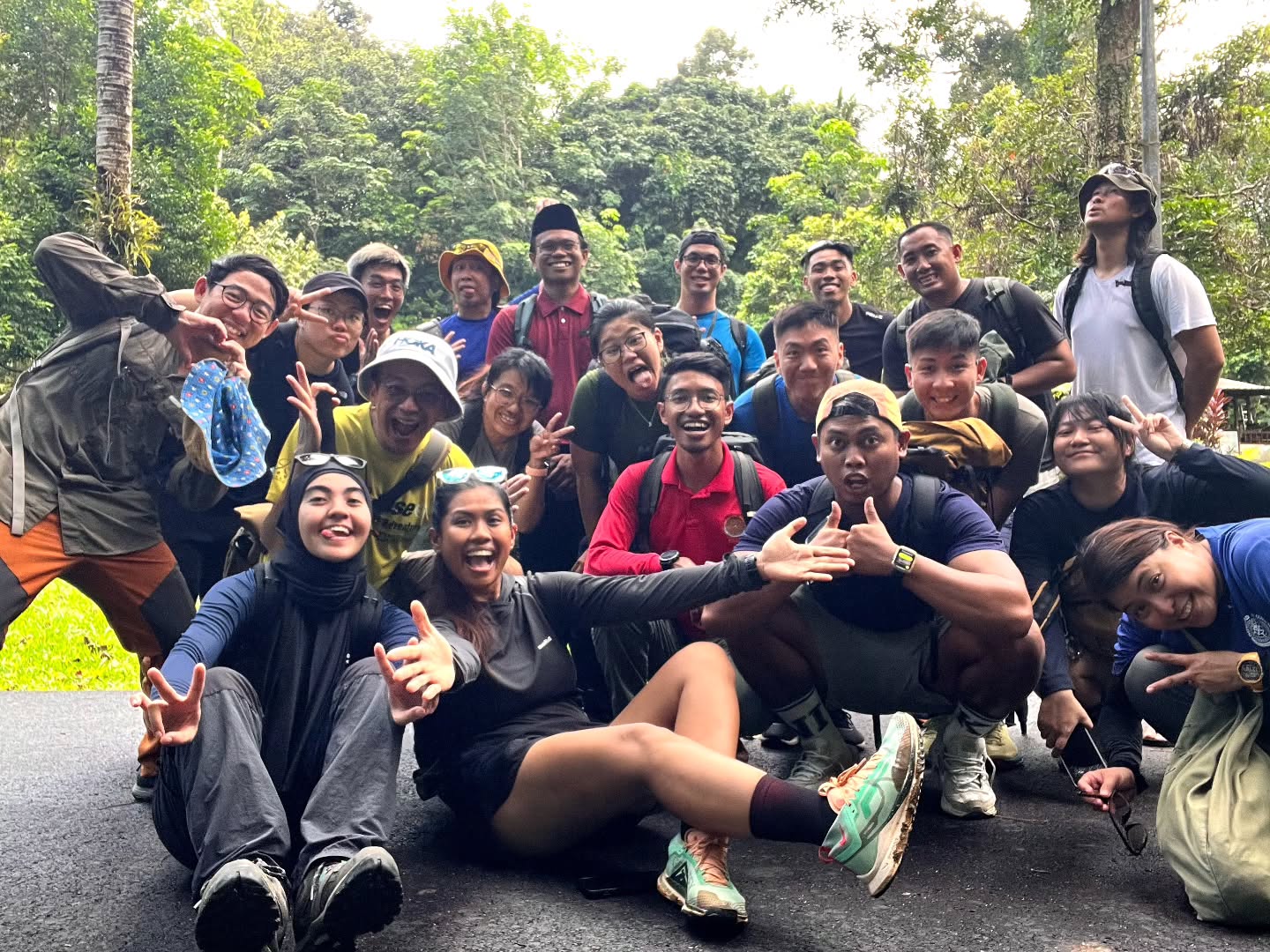 Thank you @outwardboundsg for having me as your guide as part of your training programmes yesterday (28 Oct)!
The Outward Bound Singapore (OBS) was first established on western Pulau Ubin in 1967 and since then, has been instilling a sense of self-reliance and leadership to the many students who stepped through its campus doors.
It has been a great honour for me to have shared our Ubin Orang Pulau stories together with our friends in the OBS, who were eager to learn much more about the history of the island that we share. I hope the session has been a meaningful and insightful one for the team, and for this to be a beautiful start of more collaborations in future!
—
Photos by OBS