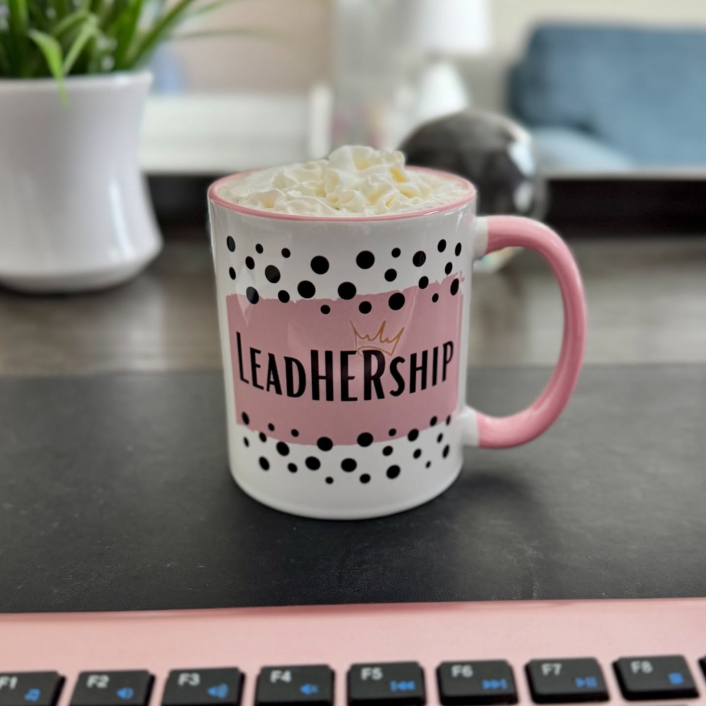This Monday hits a little differently! With a renewed focus on becoming the best version of myself and helping other women do the same, I’m excited to be at my desk today planning for the new year! 💻☕️