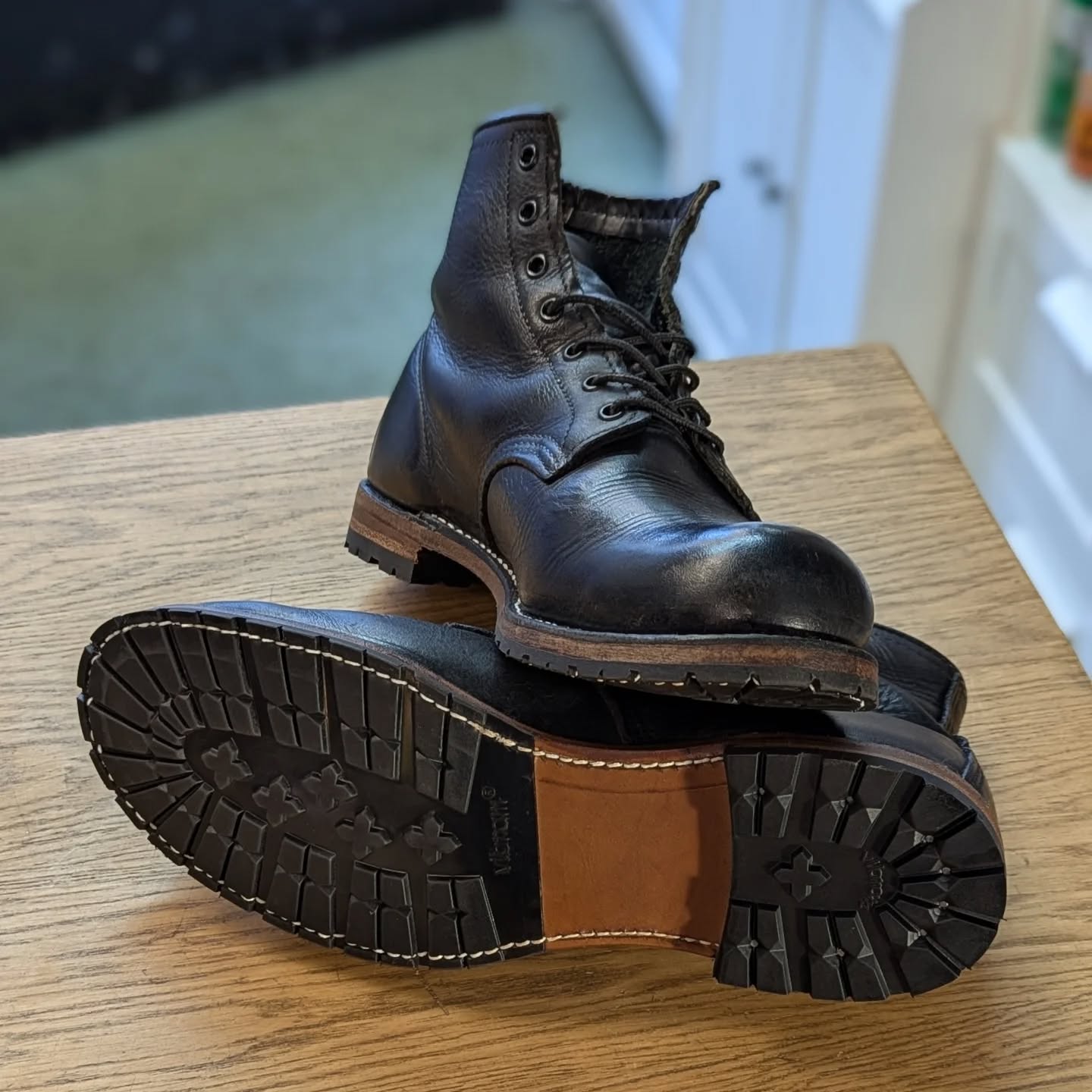 ✨✨ Redwing Repair ✨✨
Thought I'd do something different with this post and show the deconstruction and reconstruction of these boots. A full refurb done on this one. New cork filler, new leather mid sole, new heel block and finished with the Vibram walkabout sole and heel
#redwingrepair #redwings #goodyearwelt #shoerepair #bootrepair #cobbler #smallbusiness