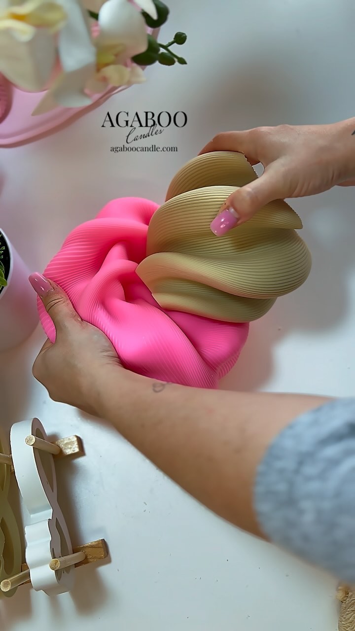 Unmolding our new Huge swirl candle 🕯️