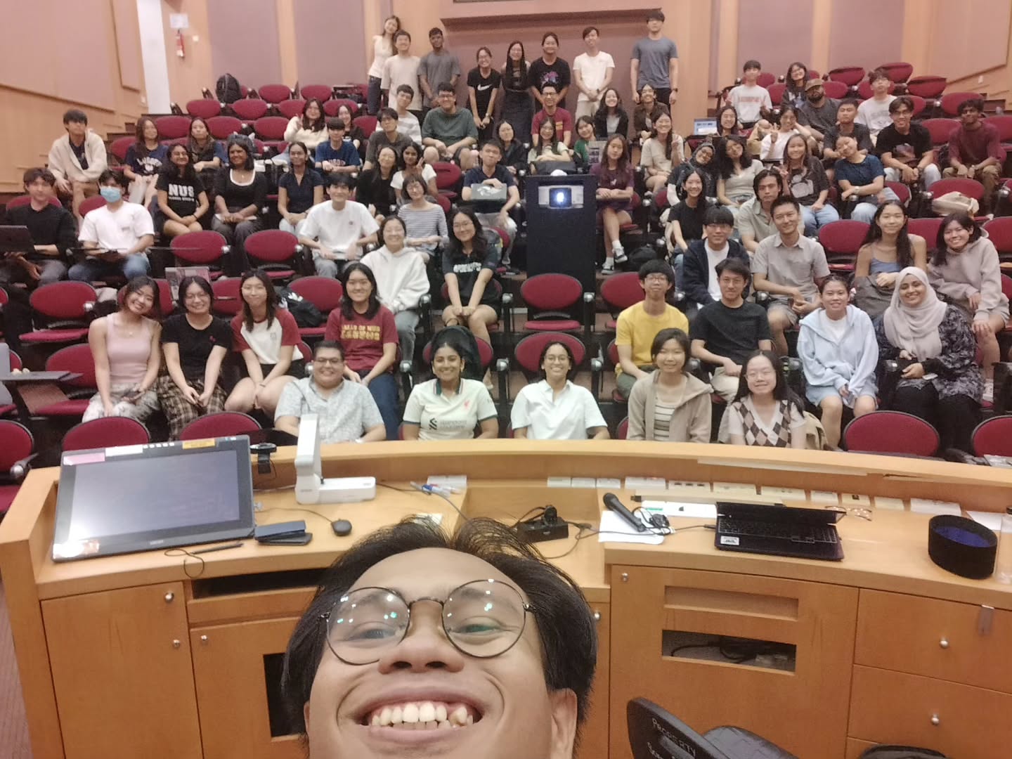 I'd like to thank Dr Zeehan of the NUS Department of Biological Sciences (@nus_dbs) for having me deliver a talk with her students as part of their "Saltwater: Society and the Sea" module earlier this afternoon!
I shared about the Ubin Orang Pulau identity and the relationship of the community with the sea, through stories and practices—such as fishing and foraging. I hope the students had an insightful time and may the sharing be beneficial to them in understanding our role as a society with the seas around us!
(And yes, I was in my baju Melayu (by @gangsa.co)—because Raya is one month long and also, I just submitted my thesis, so a little #ootd to celebrate the occasion hehe. Alhamdulillah for the last milestone of uni life, one more exam left to clear next week and I may potentially graduate this semester, God Willing!)
