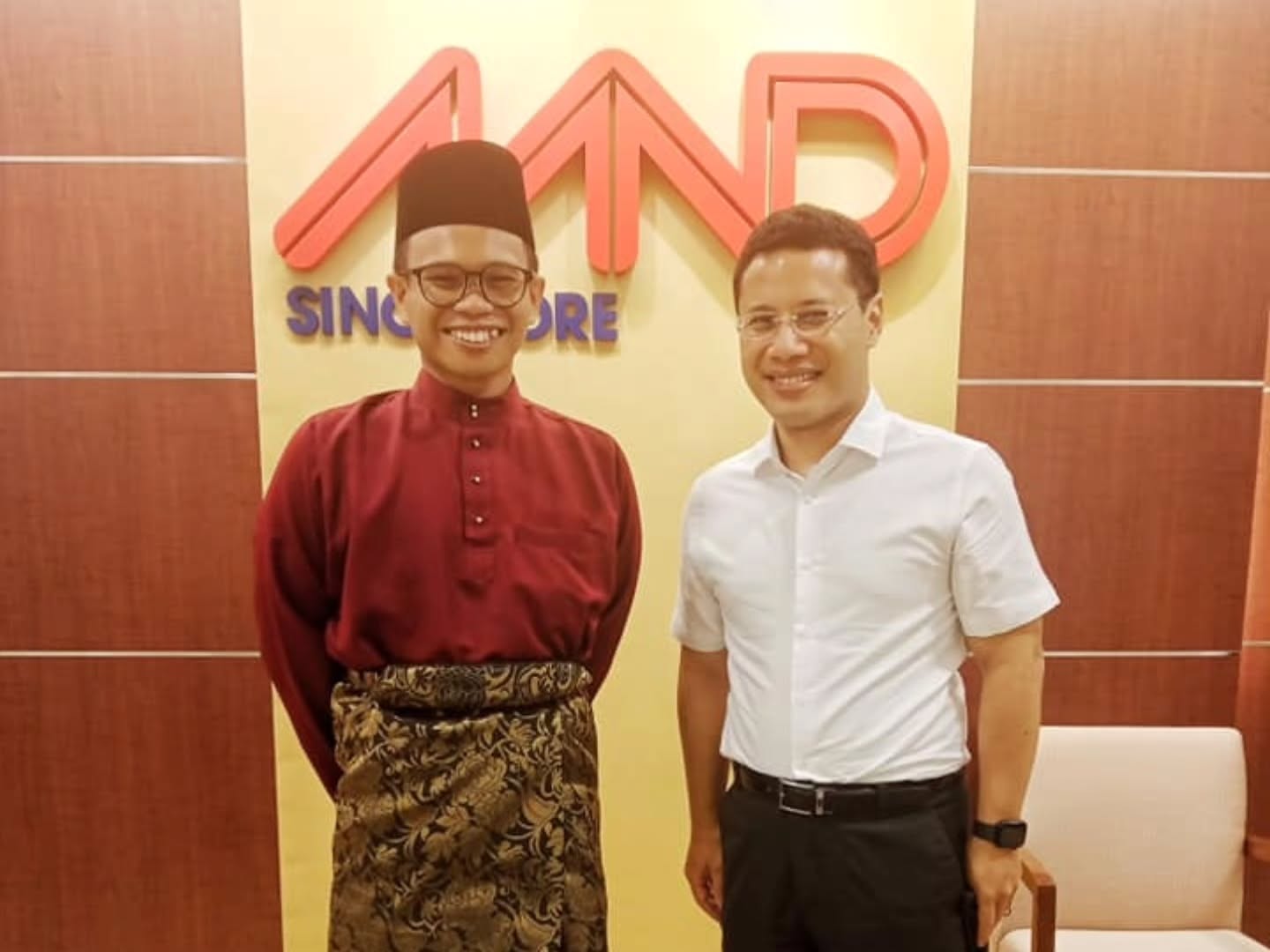 Dear Minister @desmond.lee
I wish to thank you for believing in me and in the heart work I’ve done for the Ubin Orang Pulau community during your tenure as Minister for National Development. I vividly remember the first time we met on Ubin Day 2018, when you and Minister Chan Chun Sing visited the booth set up by the Singapore Heritage Society, which showcased my journey in tracing my grandparents' kampung house. I was (and still am) a little embarrassed that I left your hand hanging when you reached out for a handshake—oops.
Since then, you invited me to join the Friends of Ubin Network (FUN), where I felt my ideas and input on celebrating the diverse cultural heritage of Pulau Ubin were heard, recognised, and appreciated—such as in the Pesta Raya@Ubin 2019 celebrations and our ongoing "Ambin Ubin" sociocultural community space in the Malay kampung. Your invitation paved the way for me to grow and develop into a more capable Singaporean, better able to serve my community.
Through the many discussions, engagements (and selfies) we’ve shared, I’ve come to sense your deep dedication and passion for our kampungs, their people, and their culture—even as Singapore continues its necessary path of urbanisation. You saw the intangible value in preserving them, and that’s something I’m truly grateful for. Your leadership has inspired me—and many others—and I’m confident it will continue to do so as you take on your new role and responsibilities as Minister for Education.
Congratulations, Sir, and I wish you the very best in your future endeavours. You will be dearly missed.