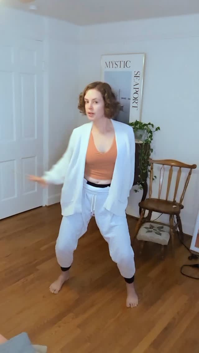 I needed to move today - so I picked a song that resonated and started stretching and dancing. Pushing and punching happened and it felt good! I highly recommend giving it a try.
#somatictherapy #mindbody #nervoussystemregulation #movementtherapy
๐ถ @kelela