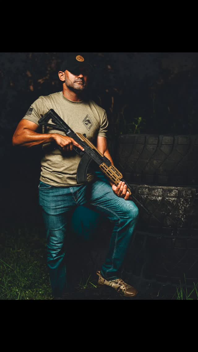 STAY UNCOMFORTABLE - Comfortable is the enemy of progress. Knowing that growth occurs in the realms of discomfort. Challenge yourself daily; if it doesn’t scare you a bit, you’re probably not pushing hard enough.
🔱𝘽𝙡𝙖𝙘𝙠𝙨𝙖𝙣𝙙𝙏𝙖𝙘𝙩𝙞𝙘𝙖𝙡.𝙘𝙤𝙢
#GOD #America #K9 #K9Unit #Team #BST#OakleytheDog #Miltary
#Malinois #Police #Cop #ThinBlueLine
#Team #SWAT #SWFL #Apperal