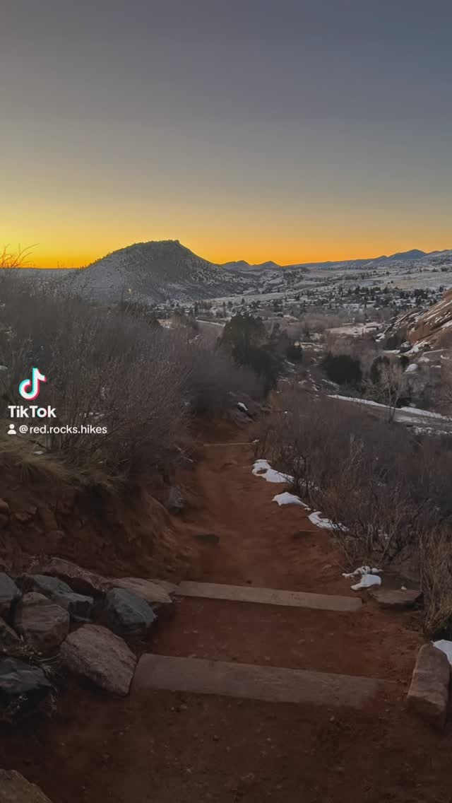 Winter hikes are the best ❄️✨
#redrockshikes #redrocksamphitheater #hikecolorado #thingstodoindenver #visitcolorado #hikecolorado