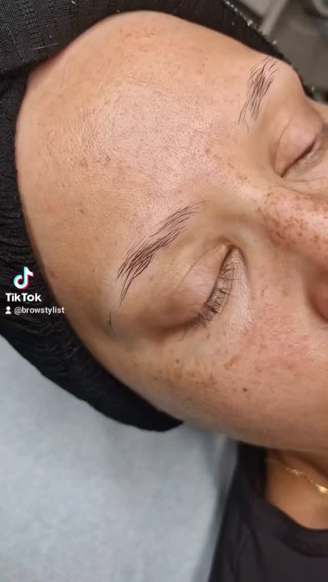 This beautiful lady came for the perfect powderbrows🔥 #browstylistmali #phiacademy #phinederland #powderbrows #almere #microblading #