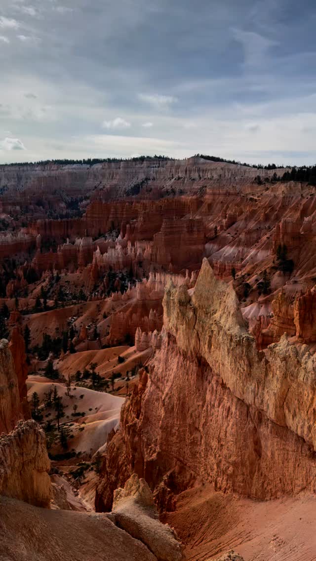 The hike: Figure Eight Trail (Wall Street, Queens Garden, and Peekaboo Loop)- 6.3 miles but you can cut out Peekaboo Loop and make it 4 miles for something shorter + Mossy Cave Turret Arch & Little Windows Trail- .9 miles
The Viewpoints: Sunrise/Sunset Point, Paria View, Yovimpa Point, Bryce Point Trail
#nationalpark #nps #brycecanyonnationalpark #utah #nomad #hiking #hike