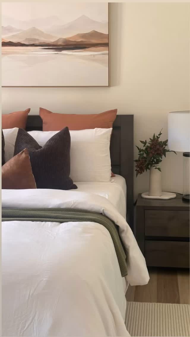 W U N B U R R A P R O J E C T / /
Brief. Styling of guest bedroom using existing bed & bedsides just in time for family coming to stay for Christmas!
Reaction: “It far exceeded anything I could’ve hoped for, I got teary, I can’t wait to do the rest of the house!”
🎄
🎄
🎄
#interiordesigner #interiordesignergoldcoast #interiorstyling #bedroomstyling #bedroomstyle #bedroomdesign #bedroomdesign #bedroom #guestbedroom #masterbedroom #interiordesign #interiorstylist #bedroomart #wallart