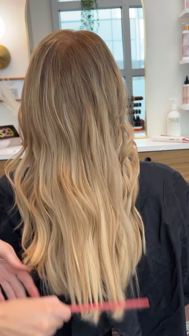 Probably the most bullish!t thing I’ve heard forever is that you can’t put hair extensions in short hair and make it look good.
So I ask you, how have me and my clients been getting away with it for years?
Loads of practice, dedication and precision.
#sacramentobesthairextensions #sacramentohairextensions #shorttolong #sacramentoextensionsalon #sacramentohairextensionspecialist