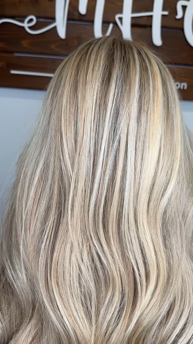 I don’t blonde as much as I used to but when I do I use the best @duomopro 😍 What do you think 😏