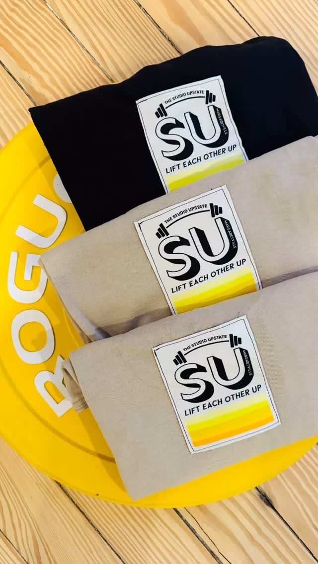 New mini tee test drop! Modified larger patch on back, classic cotton/poly blend, unisex fit. Good ole trusty Hanes tagless, only $22. Just two medium and two large beige, one small black, ask if you want a certain size/color π Merch up, and lift each other up! π―π₯ποΈββοΈ
#catskills #gym #workout #thestudioupstate #personaltraining #upstate #merch