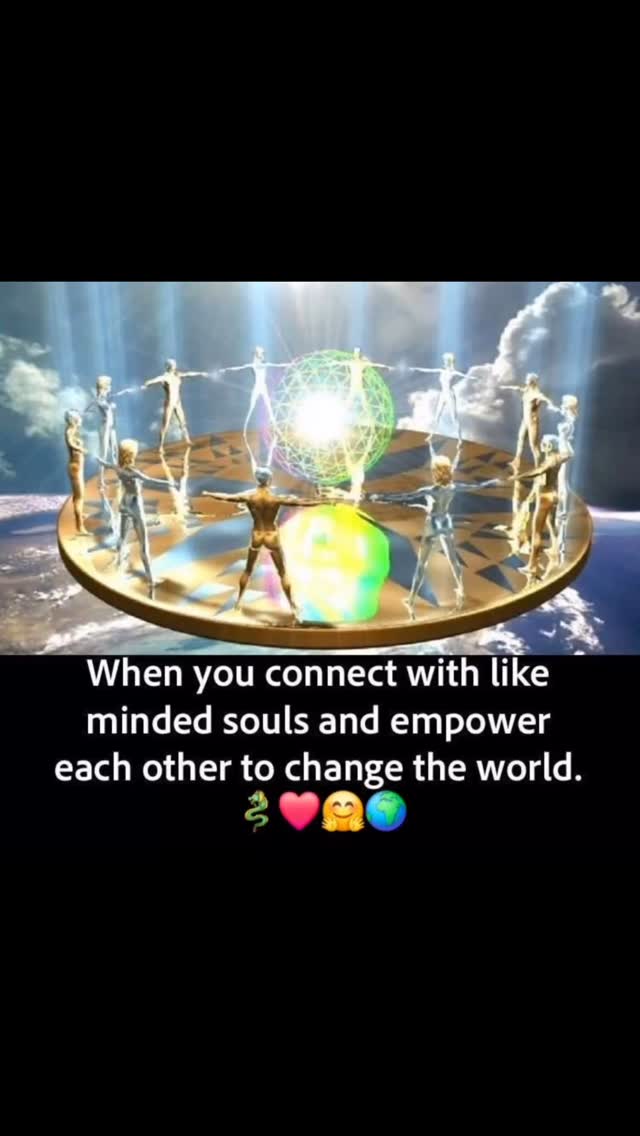 We are such beautiful Source energy, incredible limitless Light Beings that can choose our focus and select to exist within higher frequencies here alongside Mother Earth. Let’s illuminate this world and remember that we are ALL brothers and sisters. We CAN help each other rise. We can love one another and remember that we are not separate of one another or of the Divine. Your truth is everyone’s truth, we are LIGHT and we are made of the highest universal frequencies in existence. Try this on, in other words, spend as much time focusing on this as you do on all of your worries and notice how different you feel and how different life becomes when you PULL YOURSELF UP long enough to SEE and REMEMBER that you are not just human, you are also SOURCE ENERGY. The magic of living this human existence is when you spend time in both knowings and fuse these truths together as one. Most people forget this and drudge through life feeling heavy and traumatized. The only one that can save yourself from living like this is YOU. And this is extraordinary because it just takes your decision to change your focus and MAINTAIN THE FOCUS on a higher vibration and you will notice the difference instantly! There are many of us in this world that are here to help humanity live more empowered and living within the knowing of their light. I am one of them. My wish for you is for you to know that you are so beautiful and that you are a PURE LIGHT MANIFESTATION THAT IS SACRED AND DIVINE. It would be my honor to help support you on your journey if you feel you need help remembering how powerful, free, and divine you truly are✨
#love #divine #energy #light #alchemy #truth #quantum #power #karinrose #universe #manifestation #heavenonearth