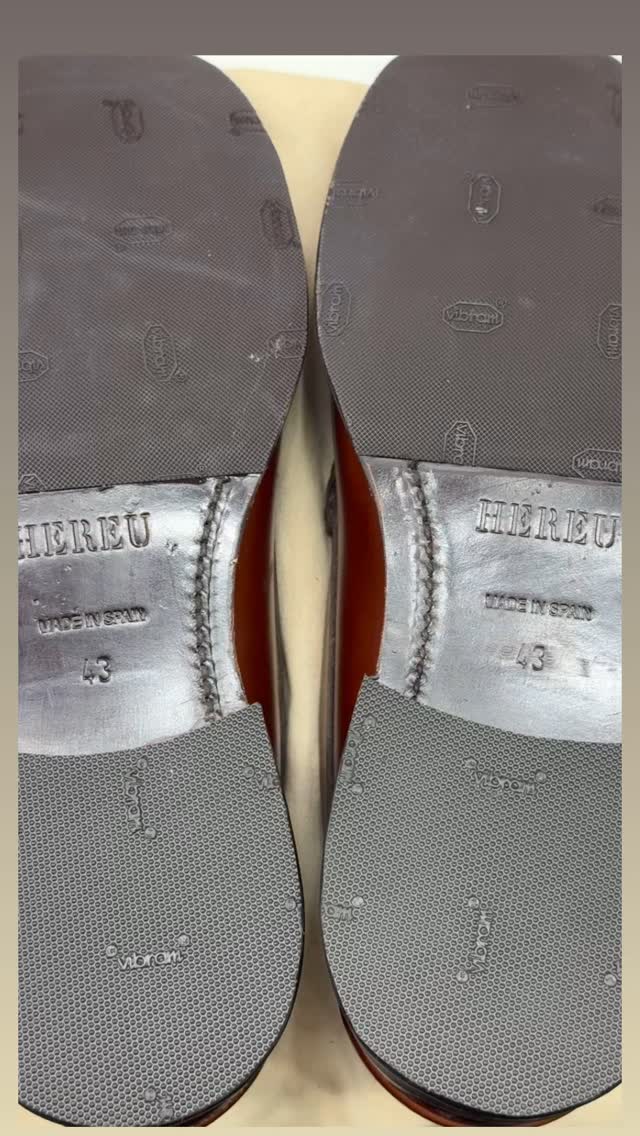 New service coming all types the soles repairs 🙌🙌🙌
@sbwstudio #restore #sneakerhead #sneakerheads #sneakernews #jordan #adidas #snkrs #sneakeraddict #kicksonfire #kickstagram #customkicks #customshoes #brisbaneevents #sneakermurah #gucci #Australia #customsneakers #Hermes #brisbane #luxurybag #Dior #Goldcoast #hermes #chanel