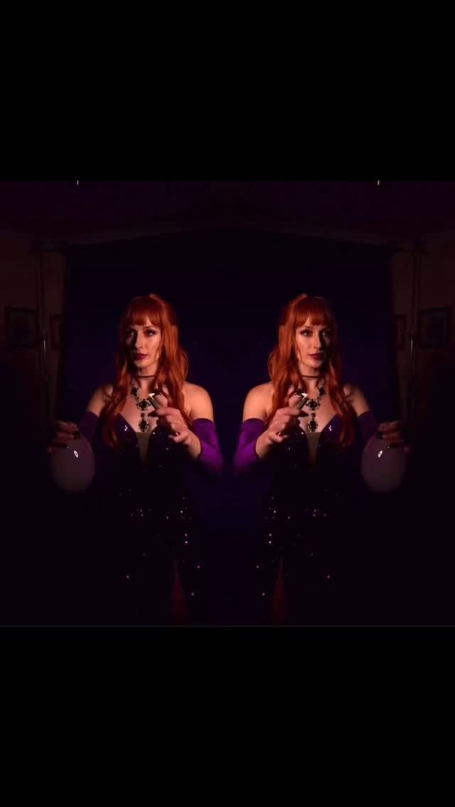 VIP seating has now SOLD OUT🚨🚨🚨Time to get your hot little hands on a ticket to this ONE NIGHT ONLY show before they all sell out. Indulge in an evening of mesmerising magic while being served dinner and cocktails straight to your table in Melbourne’s gorgeous new cabaret venue 🎩🫧
⏰One night only! - Sunday, February 16th
📍Viva - North Melbourne
🎟 Tickets are LIMITED – so grab yours now via the link in my bio! Don’t miss your chance to experience Magic Noir 🖤✨
#cabaretshow #burlesque #magic #whatsoninmelbourne #bubbles #valentines #datenight #theatre