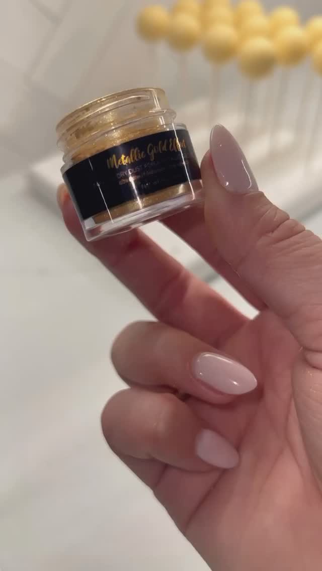 Add a beautiful pop of gold to your treats and drinks with our Metallic Gold Effect! Use discount code âSHINEVIPâ at www.shinedessertglitter.com for extra savings. đ
Beautiful work by @mainstreetsweets_frisco â¨
#CakePops #EdibleGlitter #EdibleLusterDust #LusterDust #ShineDessertGlitter
