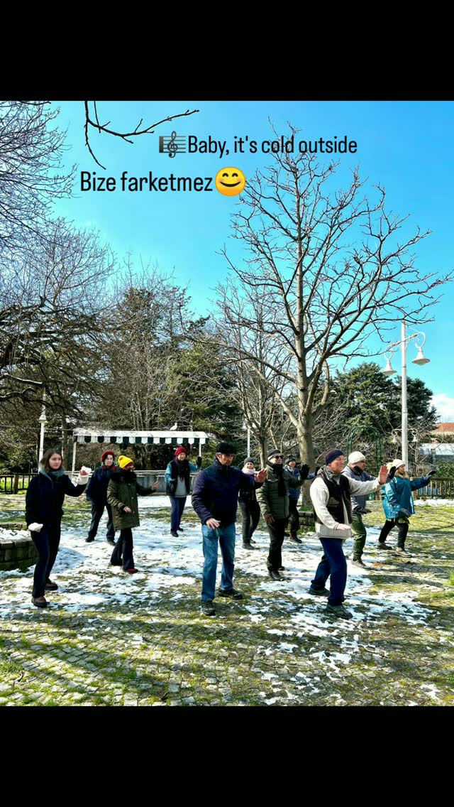 "Sol siz tarama, sağ diz tarama" yürüyüşleri.
Özlediğimiz soğuk ve soluması harika bir havada bu adımlamaları yapabiliyoruz. Yaşama teşekkürler🙏
#taichichuan #yangstilltaichichuan #yangstile #yangchengfu #onlinetaichi #profchengmanching #meditasyon #meditation #healing #healingenergy #bağkurmak # #taichikamp #taichiturkey #taichiizmir #chi #gevşeme #taichi #taichisword #taichiheryerde #taichijian #taichikılıç #farkındalık #meindfullnes #huzur #barış #sağlık #bütüncülsağlık