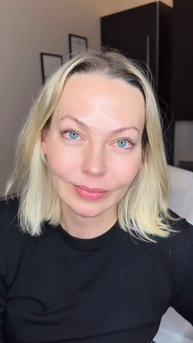 Thank you for trusting me with your eyebrows my super star @nadya.a.kozlova kucumberskinlounge_
#powderbrows #beforeandafter #transformation