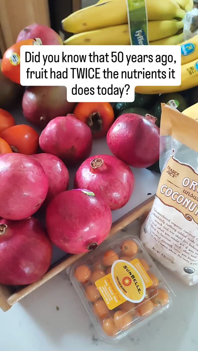 🚨 What does this mean? Even if you're eating a "healthy" diet, you might still be nutrient deficient! 🤨
💡 WHAT TO DO:
✔️ Prioritize organic, regenerative, or locally grown produce 🌱
✔️ Grow your own herbs & veggies at home 🌿
✔️ Choose heirloom varieties over hybrid/GMO 🌾
✔️ Support biodynamic farms that rebuild soil health 🌍
✔️ Buy local produce (usually picked ripe) 👨🌾
✔️ Take organic, whole-food supplements which consist of dry veggies, fruits, and superfoods 🥦
✨ 🫐🍓 Another great tip is to buy organic frozen berries, which are always picked ripe (their most delicious state), since they're immediately frozen.
They are some of the most powerful fruits and can act as a powerful supplement to the fruits you're already eating!
✅✅✅ And, if you want to learn more about how to heal with food, check out my guide - "From Kitchen to Cure," which will teach you everything you need to know to reverse chronic conditions naturally (and provide you with 40 of my favorite recipes!). You can find it in my bio link! 💚
.
.
.
.
.
.
.
#nutrition #nutritioncoach #healthyeating #nutritiontips #healthyfood #wellnesstips #healthtips #detoxwithanesa