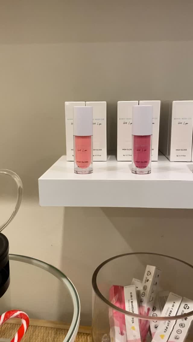 A go-to guide on the product that should be in all makeup routines! Our ‘Lippy on the Cheeks’ shade 9 “Rizzo” 3-in-1 lips, cheek and eyes. Head in store to @in_good_face to get yours today! 💋