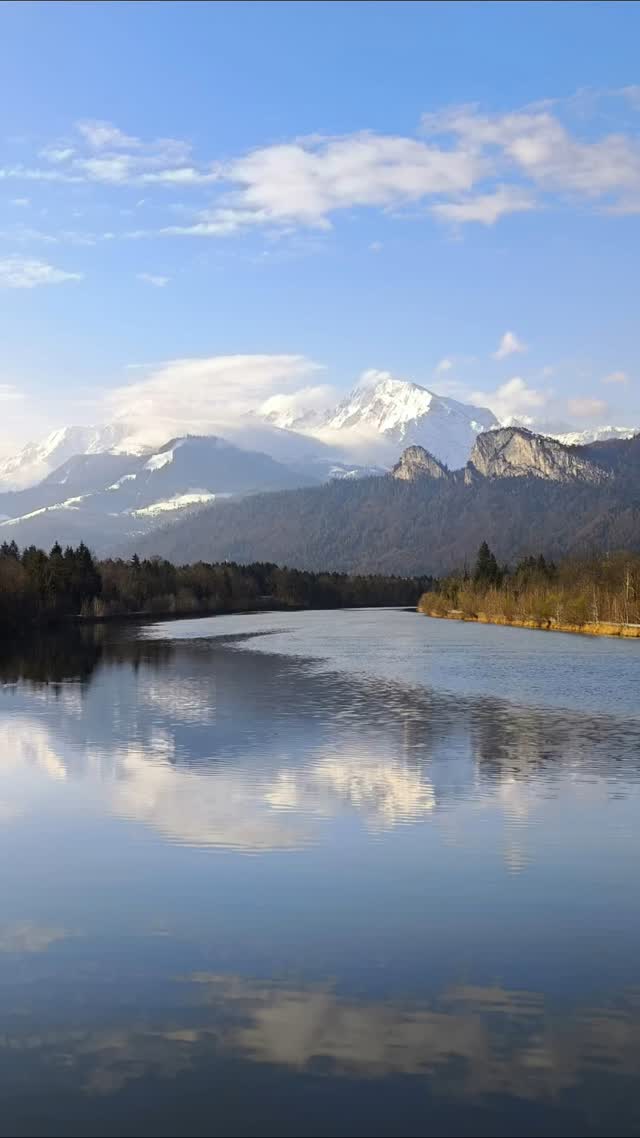 Returning home after another great lectures trip to @fhsalzburg ! Amazing master students, music, and nature! Austria's photogenic beauty needs no filters ❤️🇦🇹