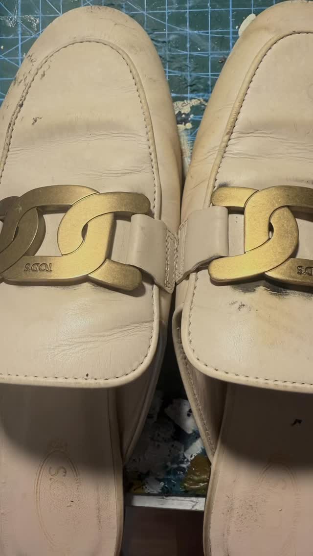 Leather fix before and after
# #restore #sneakerhead #sneakerheads #sneakernews #jordan #adidas #snkrs #sneakeraddict #kicksonfire #kickstagram #customkicks #customshoes #brisbaneevents #sneakermurah #gucci #Australia #customsneakers #Hermes #brisbane #luxurybag #Dior #Goldcoast #hermes #chanel