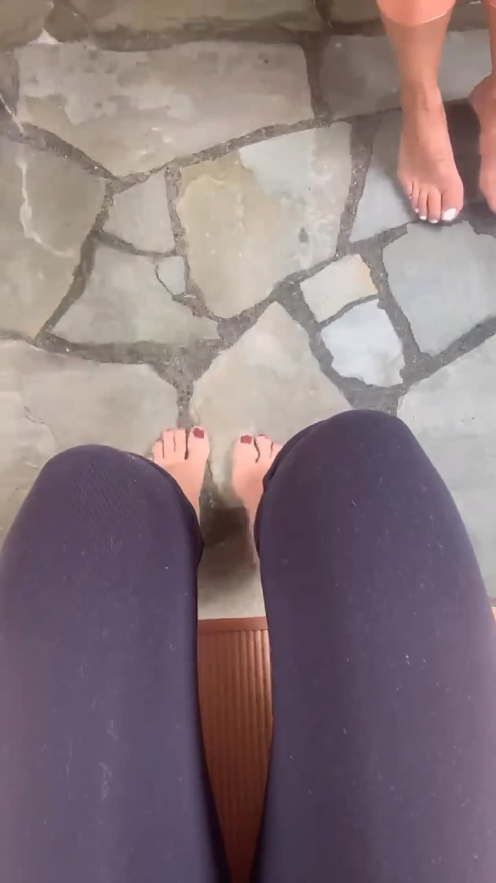 After a weeks long Japanese Acupuncture course in Kyoto we were in need of some R&R so escaped to the mountains in Japan to a beautiful little town called Bessho Onsen.
Little did we know this town is full of onsens, walks and temples, stunning scenery and exactly the quiet, chilled vibes that we needed to recharge.
This little foot onsen is just one located on the side of the road to pop into during the day and relax - the water is supposed to have healing qualities.
My long legs were a bit oversized for it though 🤣
---------
Glow Acupuncture & Chinese Medicine 106 Canterbury Rd, Middle Park VIC 3206
#footonsen #onsen♨️ #onsenjapan #hotspring #relaxandrecharge #japaneseacupuncture #acupuncture #selfcaredaily #glowacupuncture