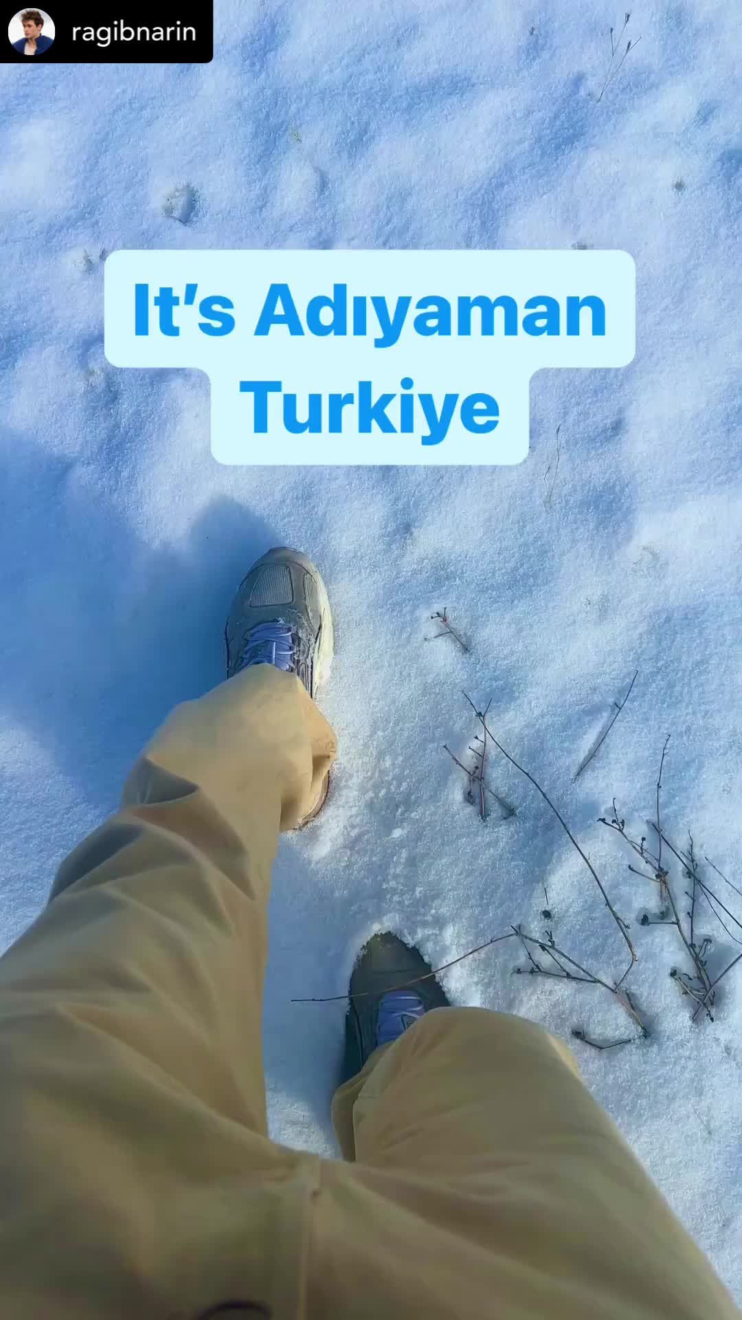 El descubrimiento de Turquía va más allá de sus lugares culturales e históricos. Çelikhan Yüzen Adalar, en Adıyaman, es un ejemplo de la sorprendente belleza natural que este país tiene para ofrecer. Desde sitios culturales hasta tesoros naturales, Turquía te invita a explorar una diversidad única. 🏰🏞️ #Turquía #Cultura #Naturaleza #Descubrimiento #adıyaman