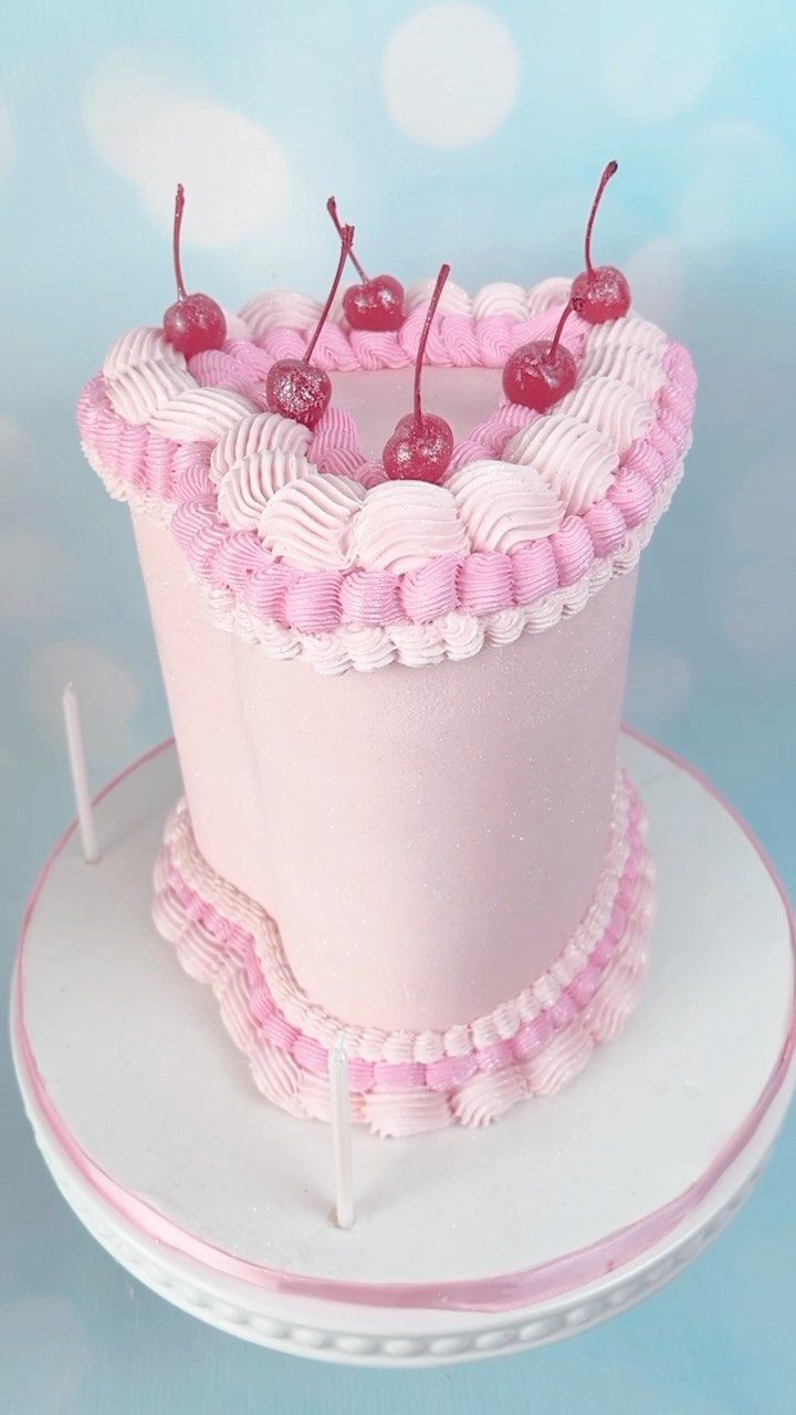 Pink is the perfect shade for the season And these heart cakes are so adorable.
Thanks to @colour.mill these colors are perfect.
#atlanta #atlantacake #atlantacakes #atlantacustomcakes #heartcake #heartcakes #vintageheartcake