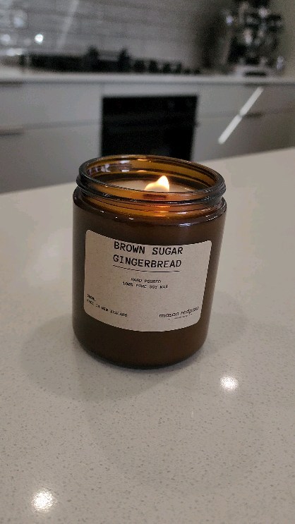 Who loves fresh gingerbread?🤤🕯
Look who's back? We've listened to your requests and dropped a small batch of BROWN SUGAR GINGERBREAD online @masonredpathhome
This baby will have mouths watering and the entire room smelling like freshly baked treats.
Get 'em while they hot 😛