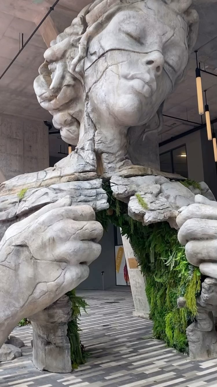 I’m such a fan of @danielpopper and love visiting this statue, which many people don’t realize sits in our backyard in SOFLO.
Can you guess where the sister statue is?
*
*
*
*
#naturesculpture
#naturelover
#urbanjungle
#contemporaryart
#plantsculpture
#plantsplantsplants
#architecturedesign
#southflorida
#thrive