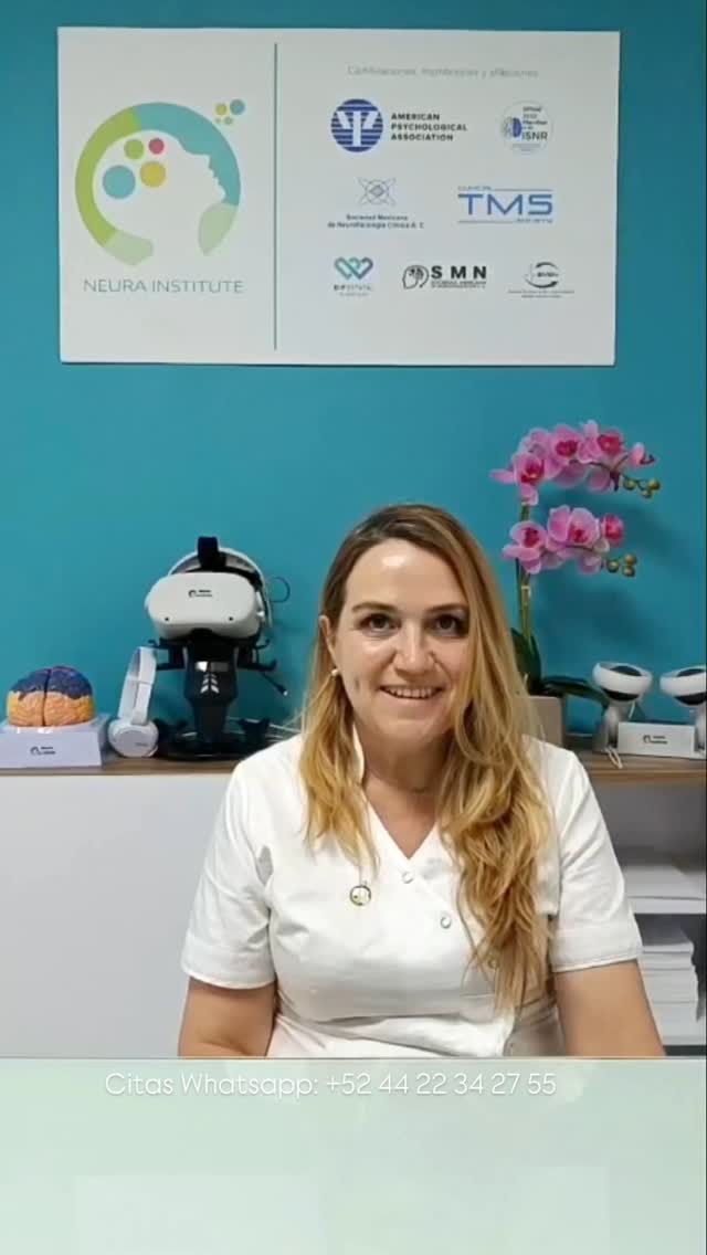 🧠✨ ¿Sabías que el autismo tiene diferentes perfiles cerebrales identificables en un EEG?
El espectro autista es justo eso: un espectro. Y gracias a la neurociencia clínica, hoy podemos comprenderlo mejor a través del mapeo cerebral.
📊 En este video te explicamos los 6 endofenotipos del espectro autista, descritos por Linden (2004) y Coben et al. (2010):
1️⃣ EEG paroxístico
2️⃣ Ritmo Mu persistente
3️⃣ HiBeta elevada
4️⃣ Desregulación de la coherencia
5️⃣ Exceso de Delta
6️⃣ Bajo voltaje con ondas lentas
🎯 Cada patrón tiene implicaciones específicas en el lenguaje, la conducta, la atención o la regulación emocional.
💡 Y lo más importante: muchos de estos patrones se pueden modular con técnicas como neurofeedback y neuromodulación.
📽️ Dale play al video y descubre cómo leer el cerebro puede transformar la forma en que acompañamos a quienes viven dentro del espectro.
🔁 Comparte si conoces a alguien que necesite esta información.
💬 Déjanos tus dudas o experiencias en los comentarios.
📲 #Autismo #Neurofeedback #Neurociencia #MapeoCerebral #TEA #SaludMental #Inclusión #CerebroAutista #Neurodivergencia
¿Quieres identificar si tu o tu ser querido presentan estos endofenotipos? Solicita una cita para el estudio TEA Endofenotipos por el Whatsapp +52 44 22 34 27 55