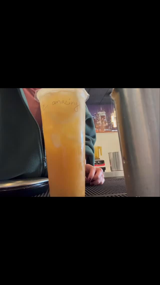 #hellotea #hellotea #teatime #milktea #flavorfulboba #bestbubbleteasanjose #helloteaeats #sanjose #california #fruittea #soursoptea #besttea