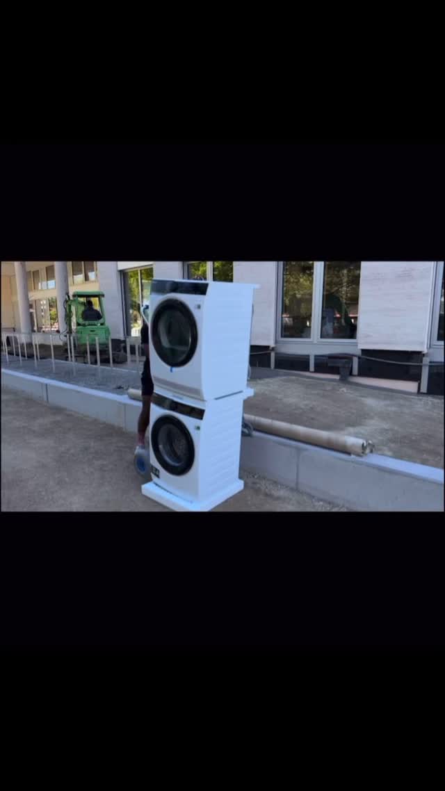 Abladen. Auspacken. Montieren. Verteilen. Installieren.
Keine Ausreden, kein Chaos, keine halben Sachen.
Schwerkraft GmbH. Wenn Präzision auf Schweizer Baustellen zählt.
#WirVerteilenMehrAlsGewicht#objektbau#installationen #waschmaschine#küche#schwerkraft