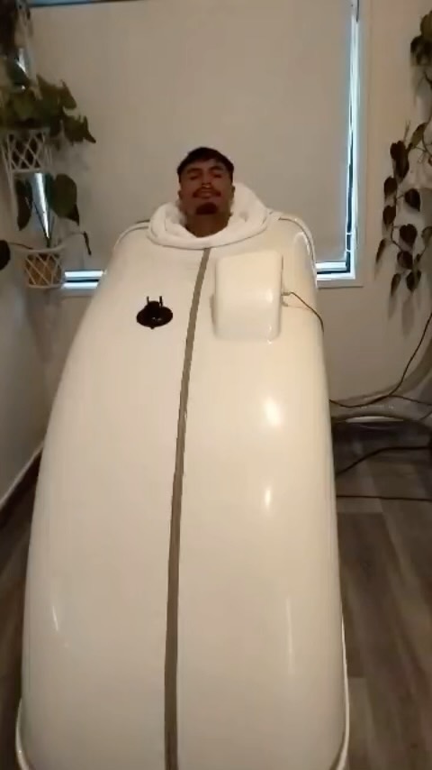 A new client to @flow_clinic_tauranga , a mental health professional, has begun frequent sessions with us.
Despite leading a health-conscious lifestyle, he’s experiencing newfound emotional and physical lightness by addressing his own emotional barriers during treatments.
This highlights the importance of addressing mental blocks alongside healthy habits. Susanna specialises in removing these barriers to unlock optimal health.
#wellbeing #mentalhealthmatters #guthealth #oxygen #sauna #ozonetherapy #detox #colonic #tauranga