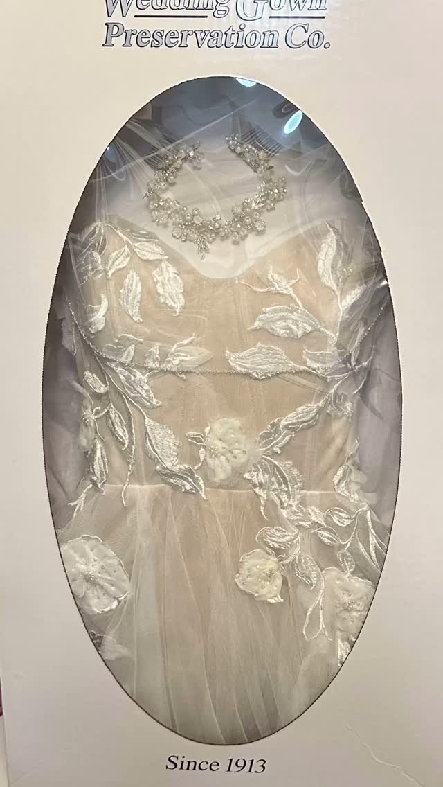 ✨Wedding gown preservation: is it worth it? Let me know what you think! ✨
Personally if you don’t plan on donating your gown/veil/accessories AND you have the space, we think it’s definitely worth it… turns out absolutely stunning. & of course we know just the place to take it to to get the job done!