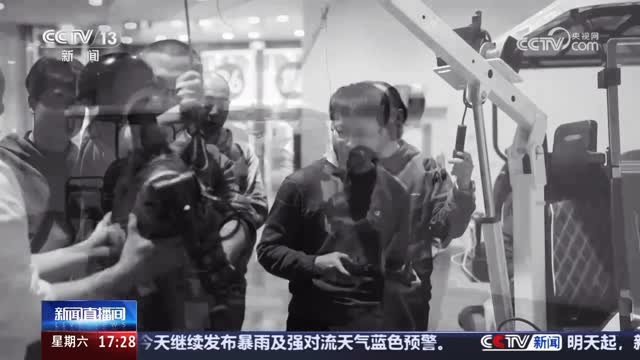 On April 19, 2025, Beijing hosted the world’s first humanoid robot half marathon, co-organized by the Beijing Bureau of China Media Group.
🤖 That day, Tiangong Robot (Tiāngōng jīqìrén, 天工机器人) took first place (dì yī míng, 第一名) in the race (bǐsài, 比赛) after running (pǎobù, 跑步) through the city streets alongside other robots.
What a futuristic moment for tech & sports in China! 🌏🏃♂️
#TiangongRobot #RobotRace #HumanoidMarathon #2025Beijing #ChineseInnovation #机器人 #比赛 #mandarinclass #mandarinlesson #chinesewords #learningmandarin