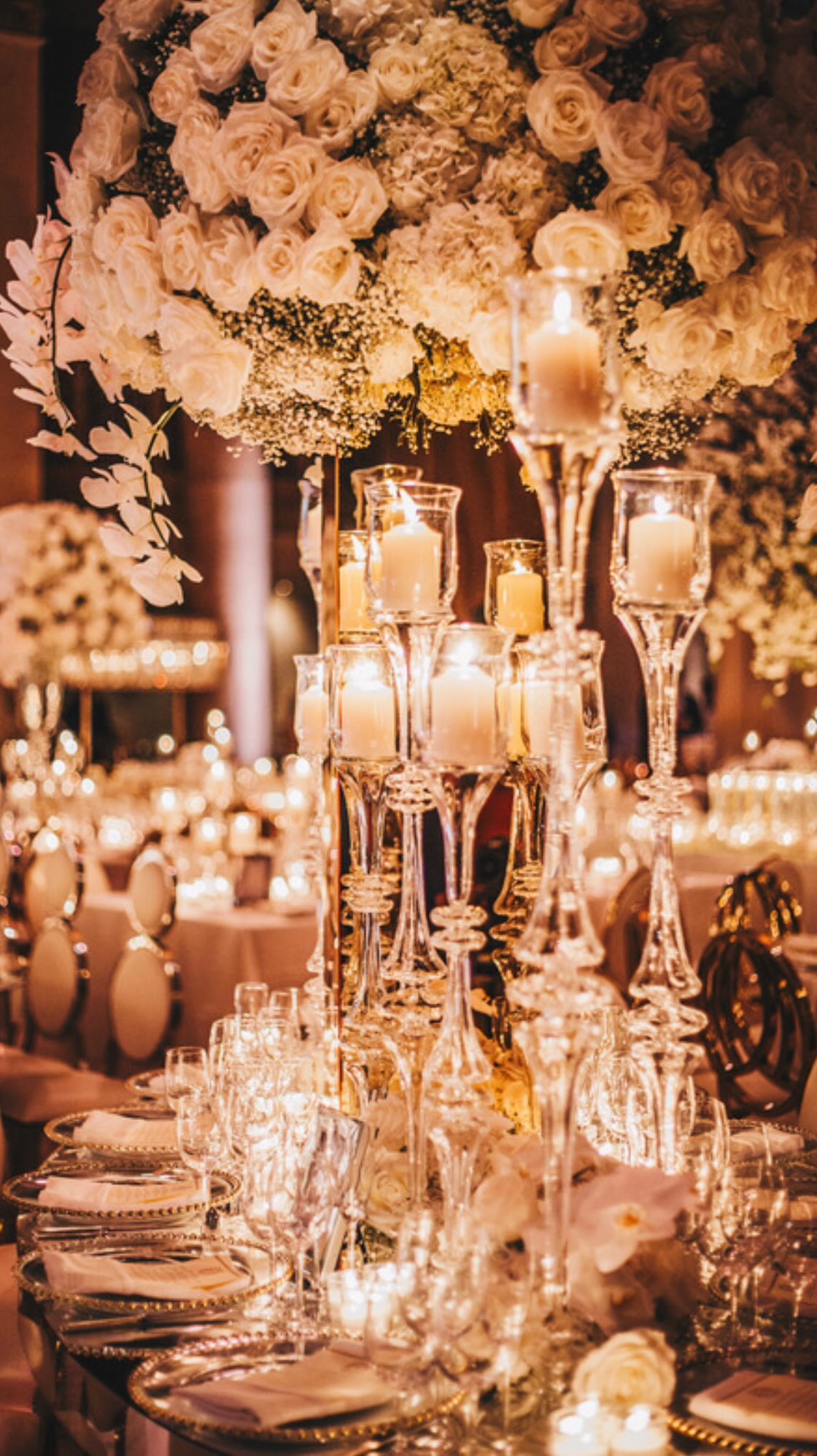The combination of neutral tones and warm hues @cipriani reception is the epitome of timeless elegance.
#Venue @cipriani
#Photographer @salwaphotography
#receptiondecor #receptioncenterpiece #bespokedesign #cipriani #bespokedecor #warmhues #neutraltones #florals