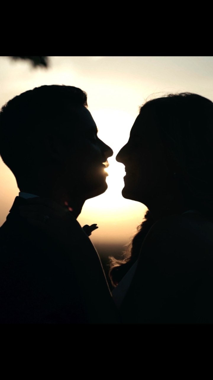I’m a sucker for silhouettes!
+
Sidekick to the talented @moontage.films
Bride: @emma.sanoja
Photographer: @jlportraits_fineart
Venue: @berryacres