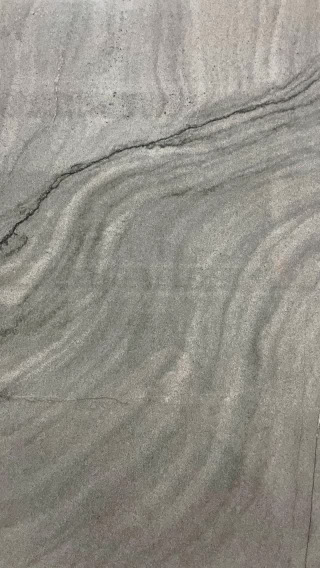 Love the dramatic wind Beyoncé effect. 😂 These surfaces had a hold on me for real tho. 😍🔥
#countertop #marblecountertops #stoneyard #interiordesign #interiordesigner #baltimore