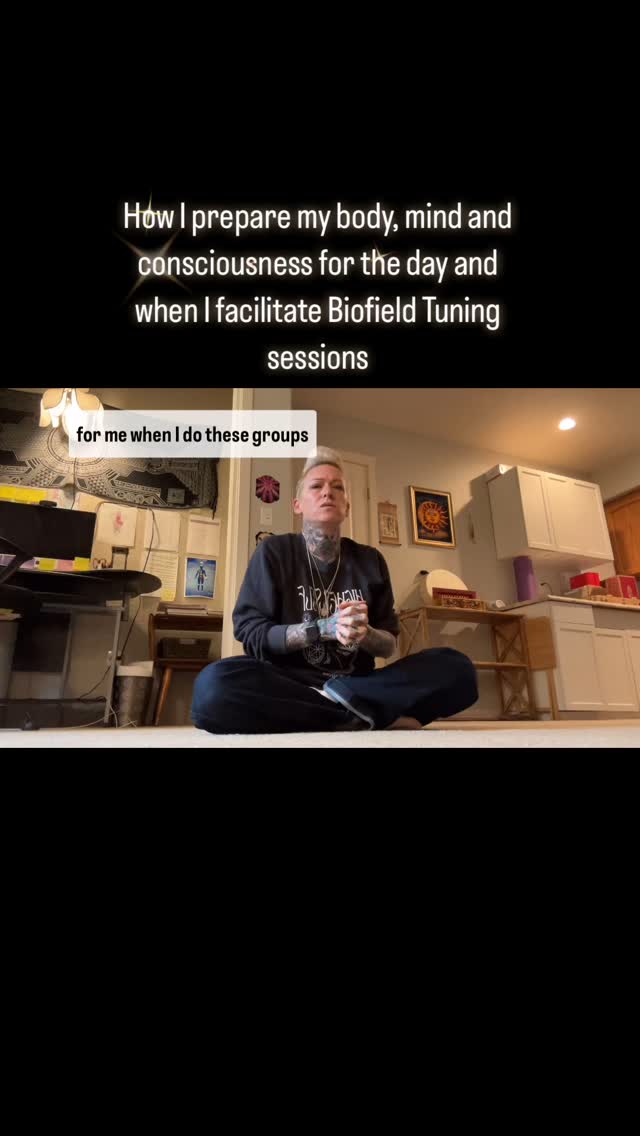 How i prepare to facilitate sessions is very important to me. When youāre in session with me, one on one or groups, here is the daily work i do that you donāt see. Thereās more than just me learning a modality and āperformingā the session. Iām holding a space and being present with you and myself. With these practices, Iām Holding myself accountable, making sure Iām not projecting into the session. I want to be sure Iām speaking from my experiences (embodiment) and when I donāt know something, Iāll say so. Integrity, authenticity and honesty are important values for me to hold in these sessions. I also receive regular sessions from several practitioners, itās important for you to receive what you are giving to others. Itās important for me to be in shape with my mind and energy. These are important things for all practitioners of any type of service we are providing. How do you show up as a practitioner or facilitator for your clients, for yourself, for your daily life? #kundaliniyoga #biofieldtuning #kundaliniyogateacher #lightlanguage #biofieldtuningpractitioner #energymedicinepractitioner