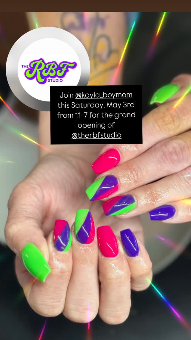 Grand opening party vibes, nails on point!! š