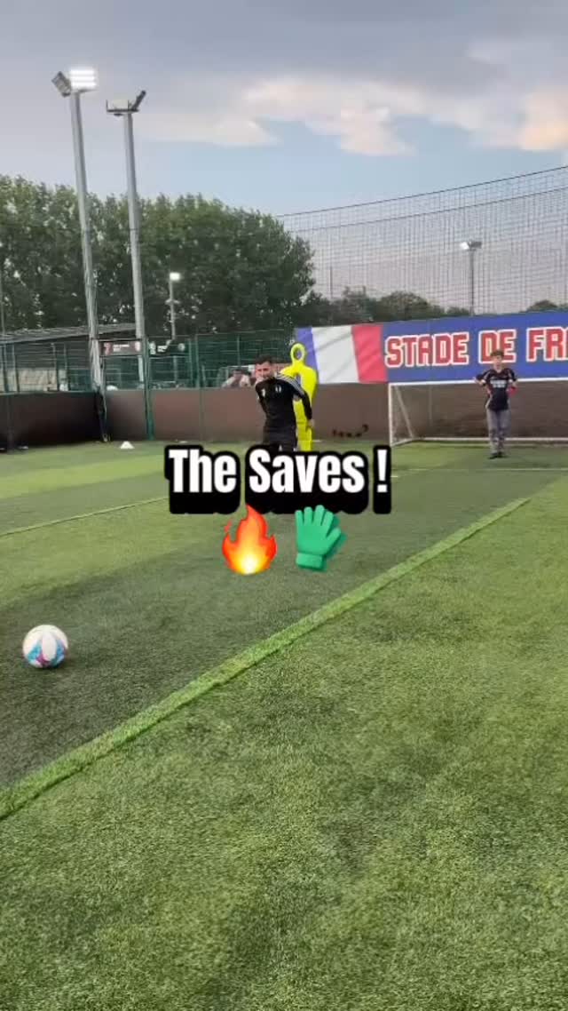 Brilliant saves during our small-group session ! 🧤🧤
#tilleracademy #tolworth #epsom #footballcoaching #soccercoach #soccercoaching #footballcoach #1to1